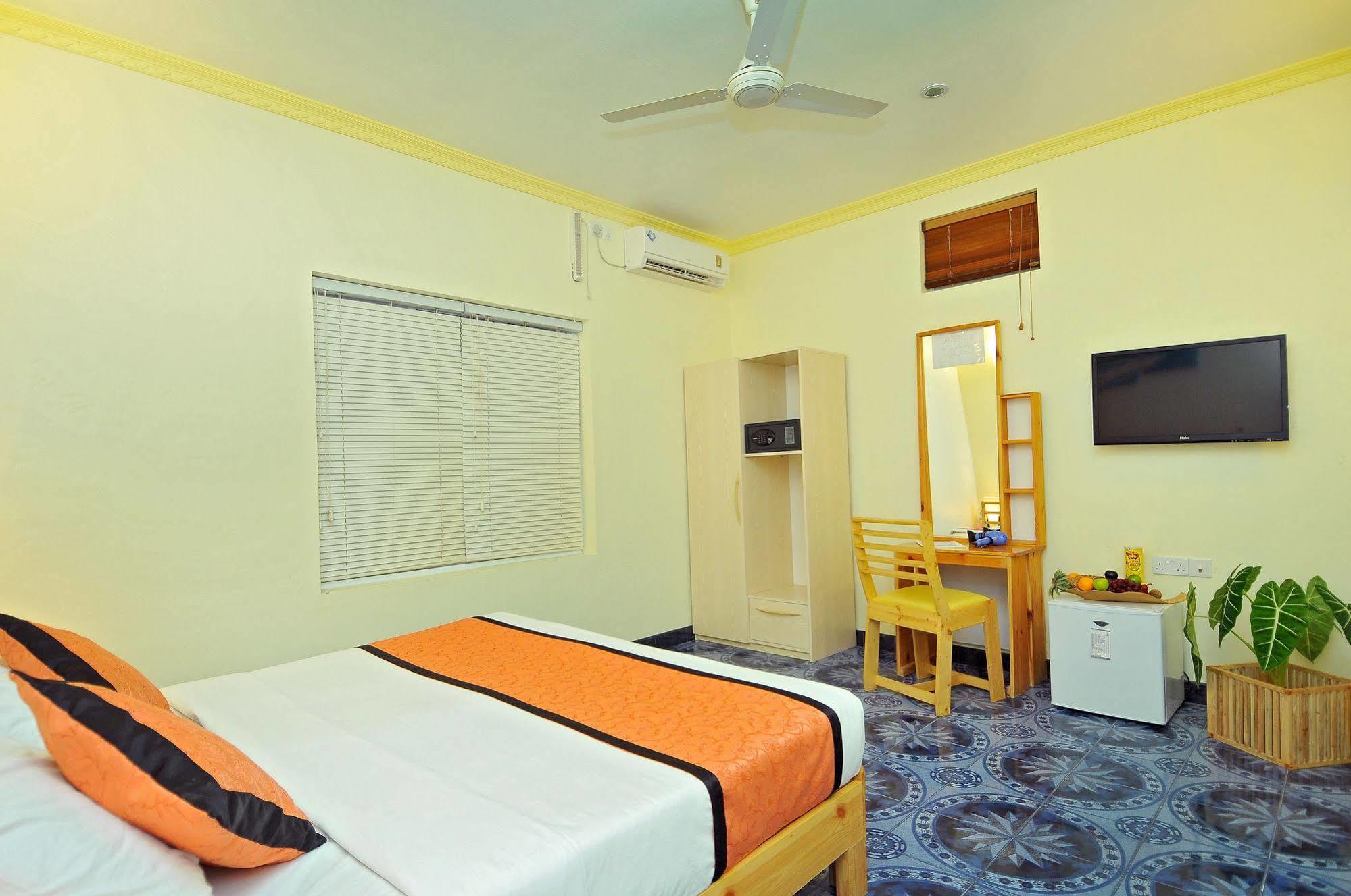 Arena Lodge Sky Maafushi Luaran gambar