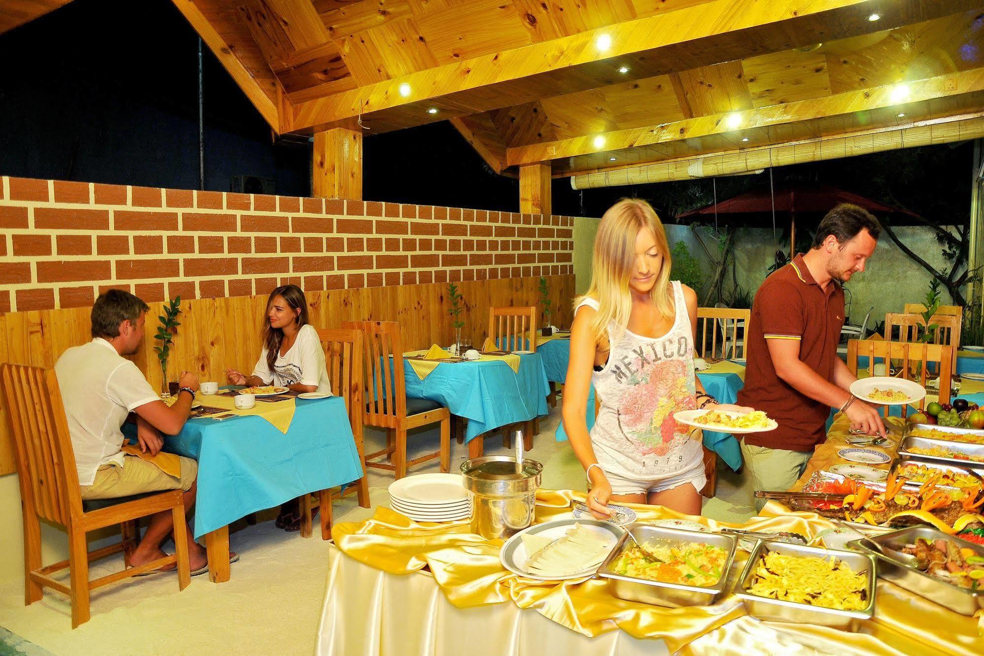 Arena Lodge Sky Maafushi Luaran gambar