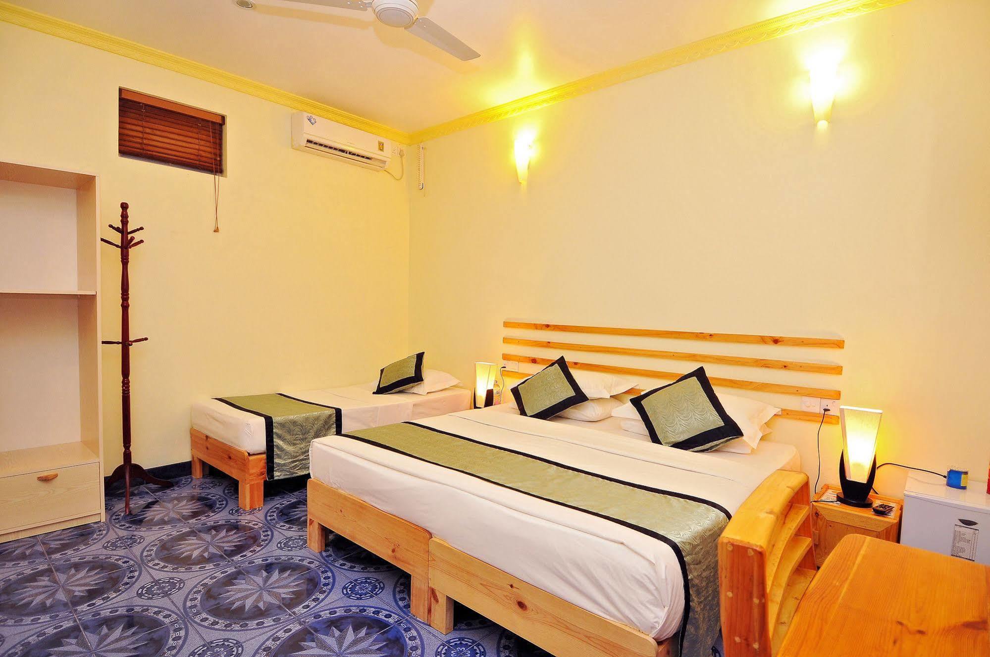 Arena Lodge Sky Maafushi Luaran gambar