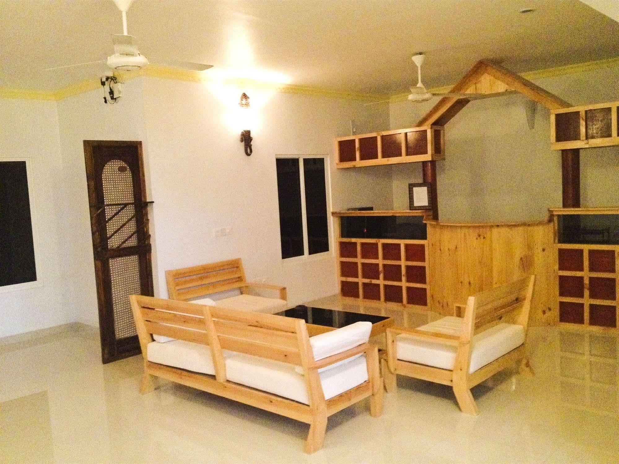 Arena Lodge Sky Maafushi Luaran gambar